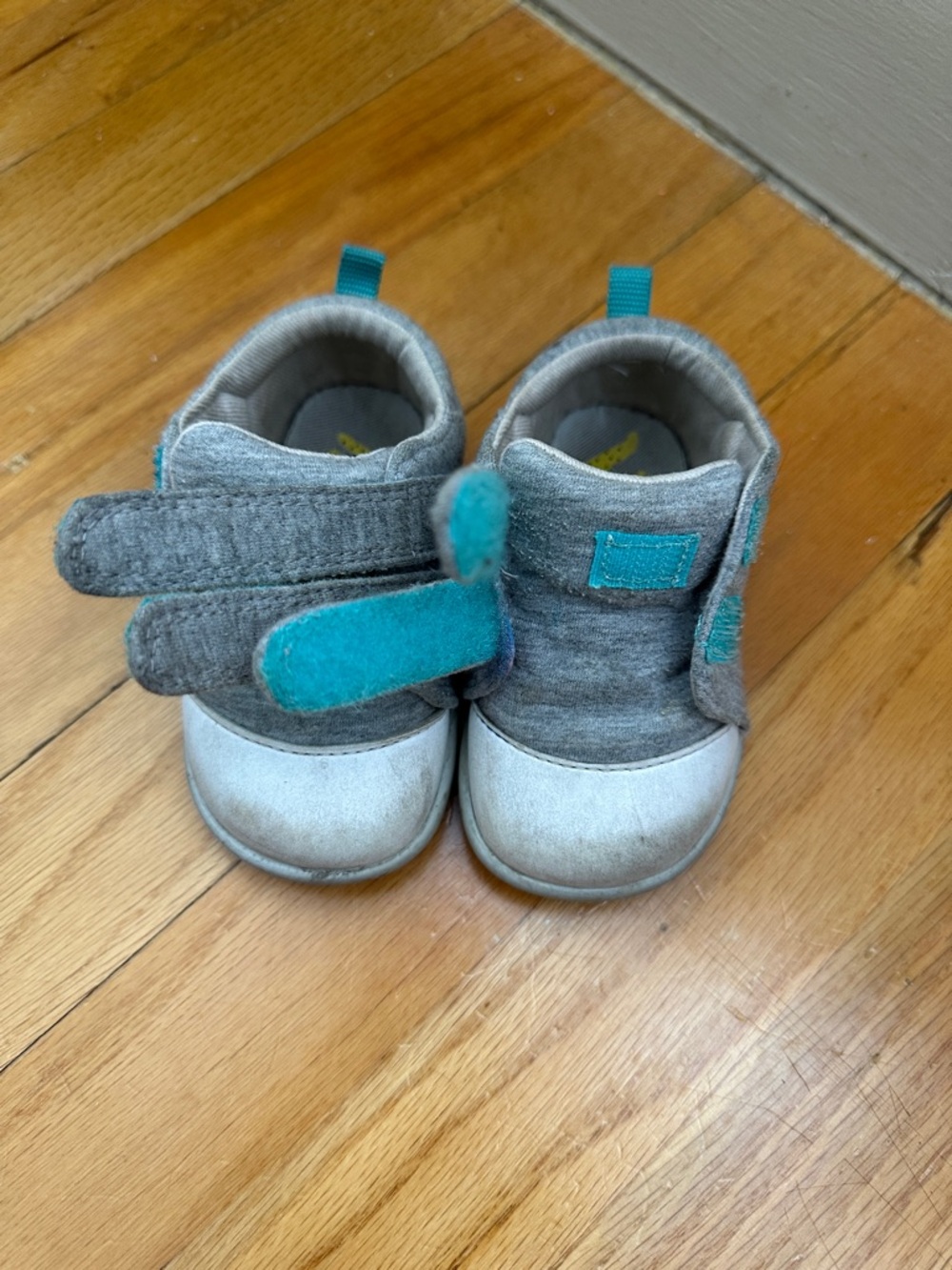 Toddler Gray Ten Little Sneakers - 5.5